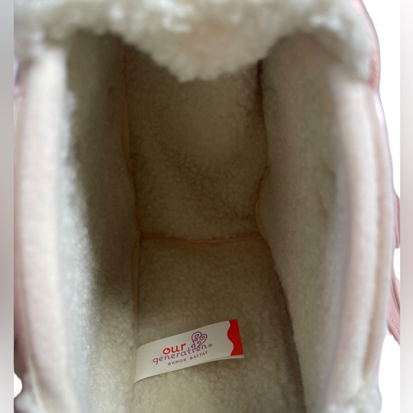 Our Generation Hop In Dog Carrier & Pet Plush Puppy for 18" Dolls - Picture 6 of 16